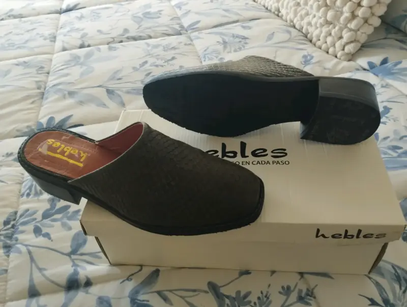 Zuecos de cuero negros Hebles para mujer - 1