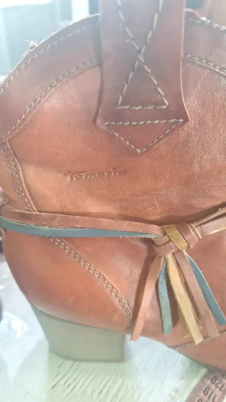 Botines de cuero marrón con tacón alto - 3