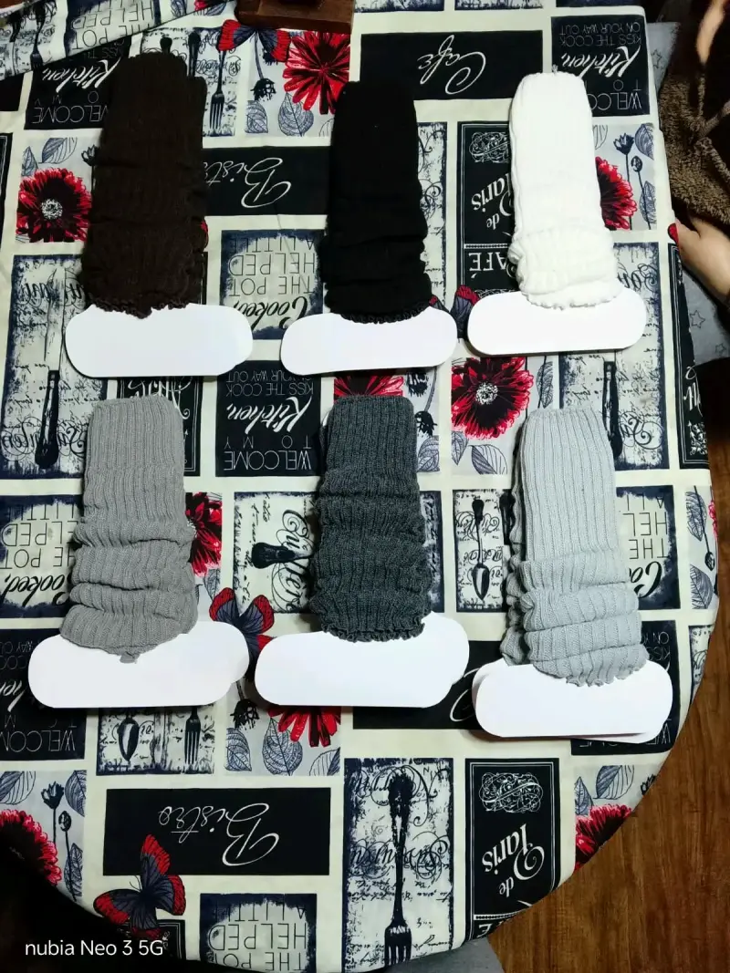 Set de calcetines largos de lana en varios colores - 1