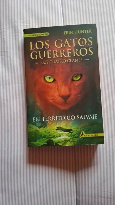 Libro Los Gatos Guerreros En Territorio Salvaje - miniatura 1