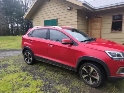 SUV Chery Tiggo 2 Pro rojo en buen estado - miniatura 1