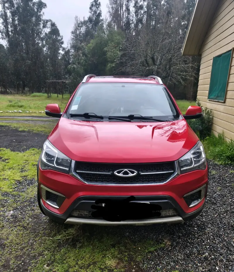 SUV Chery Tiggo 2 Pro rojo en buen estado - 5