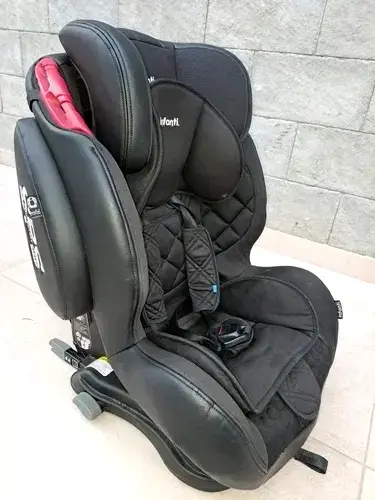 Silla de Auto Infanti Negra con Protección - 2