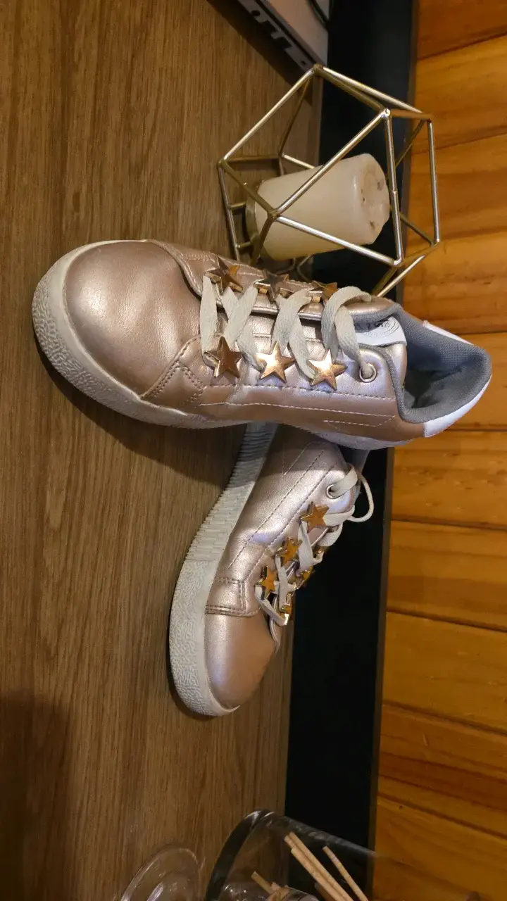 Zapatillas doradas con estrellas para mujer - 3
