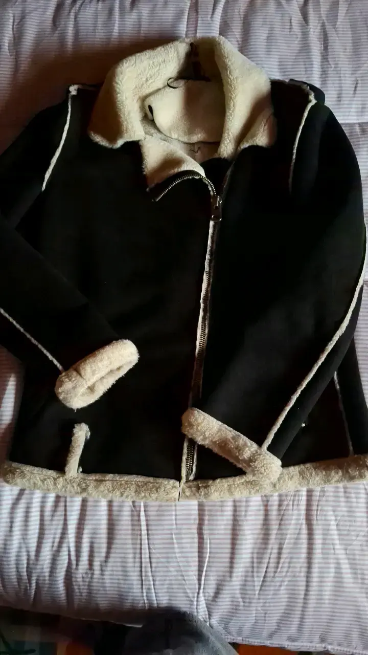 Chaqueta de invierno negra con forro de lana