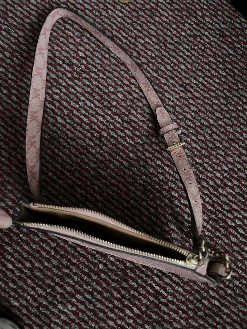 Cartera de mano Michael Kors rosa con logo - 4