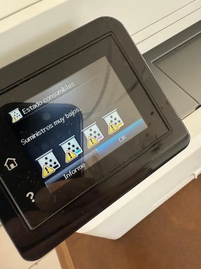 Impresora multifuncional HP LaserJet Pro - 5