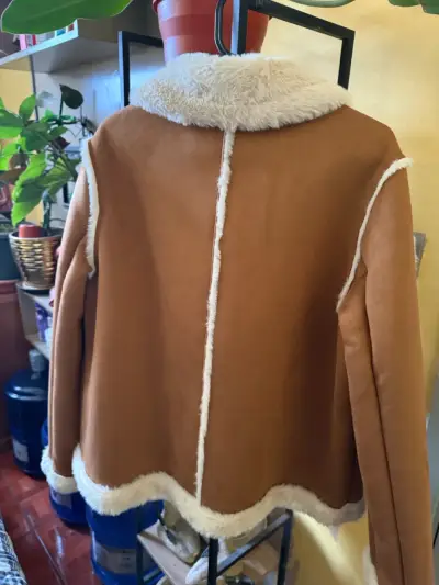 Chaqueta de invierno con forro de piel sintética - miniatura 2