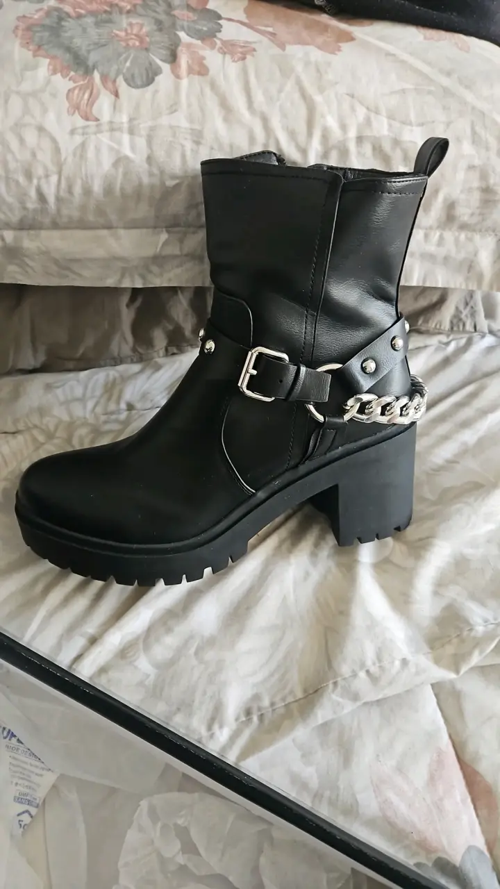 Botines negros con cadena Nine West - 2
