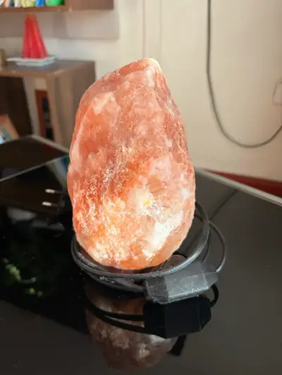 Lámpara de sal del Himalaya con base y cable - miniatura 1