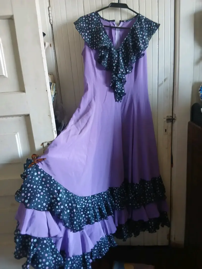Vestido de flamenco morado con volantes - 2