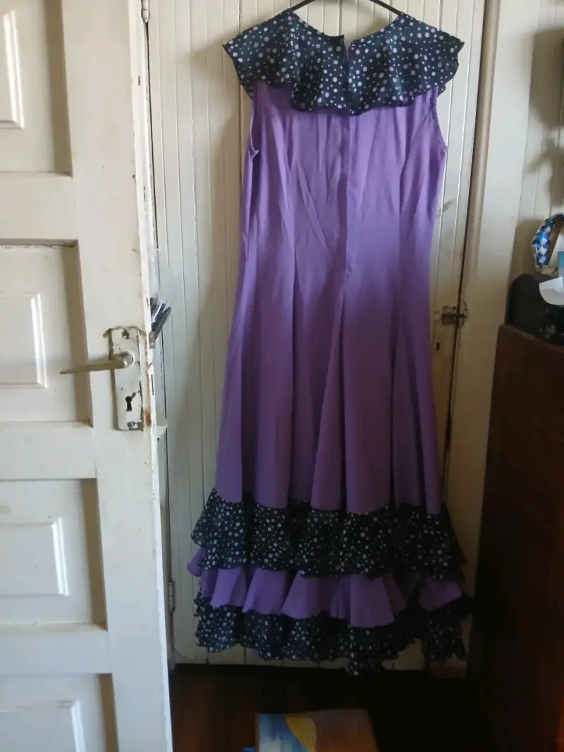 Vestido de flamenco morado con volantes - 4