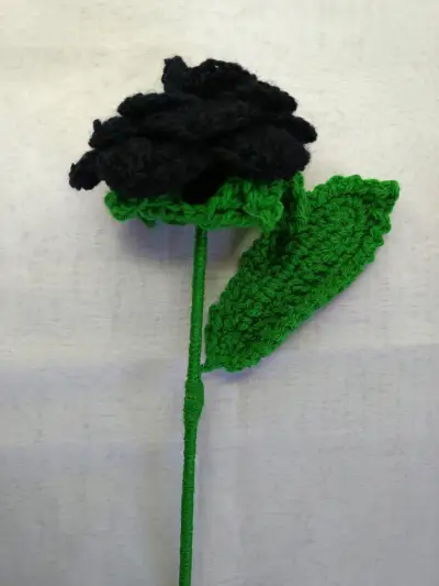 Rosa de crochet decorativa - miniatura 2