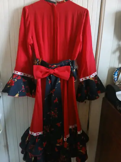 Vestido de Cueca Rojo con Volantes - miniatura 1