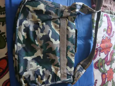 Bolso bandolera camuflaje estilo militar - miniatura 1