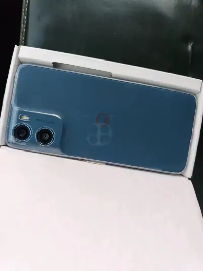 Smartphone Motorola Moto G06 con cámara de 50 MP - miniatura 3