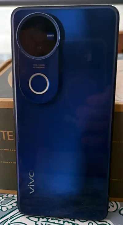 Smartphone Vivo azul con cámara avanzada - miniatura 2