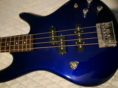 Bajo Eléctrico Ibanez GIO Azul con Accesorios - miniatura 3
