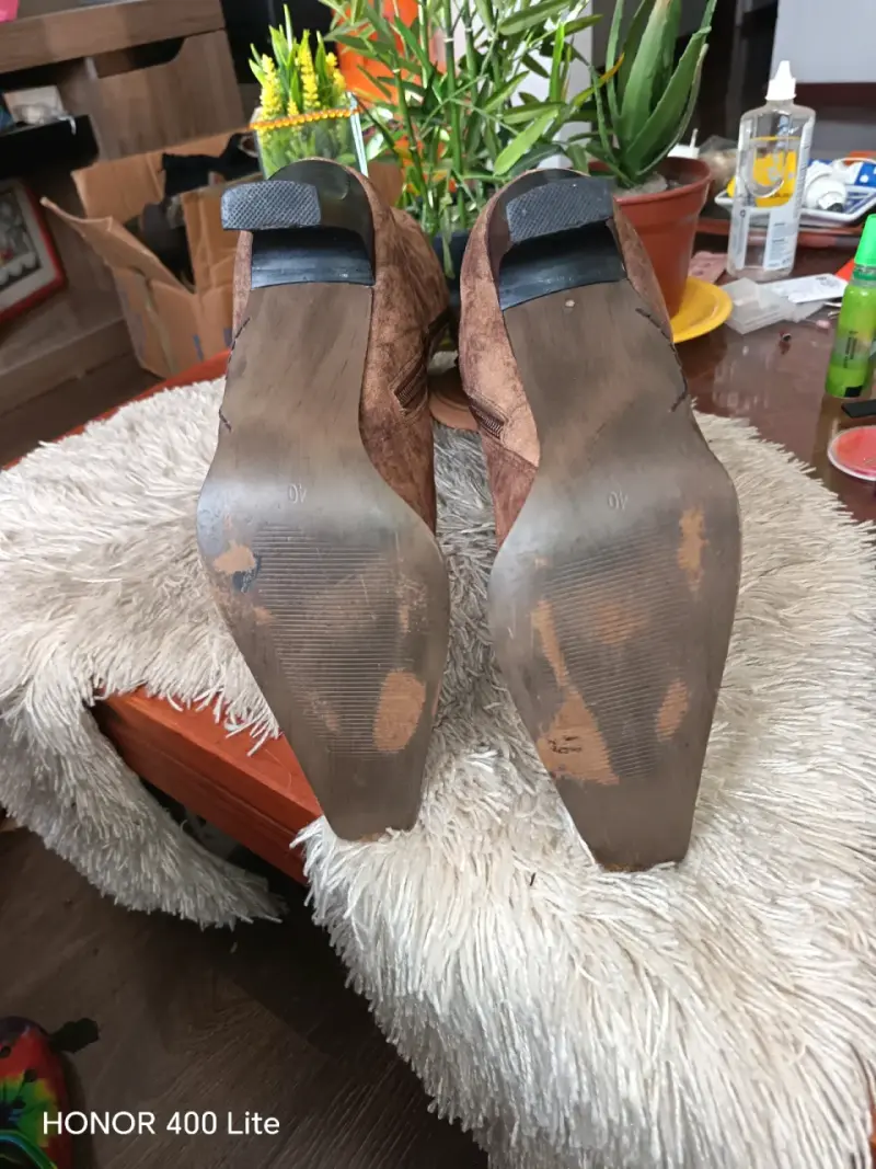 Botas de tacón alto marrones con tachuelas - 6