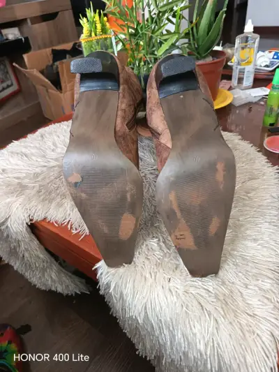 Botas de tacón alto marrones con tachuelas - miniatura 6