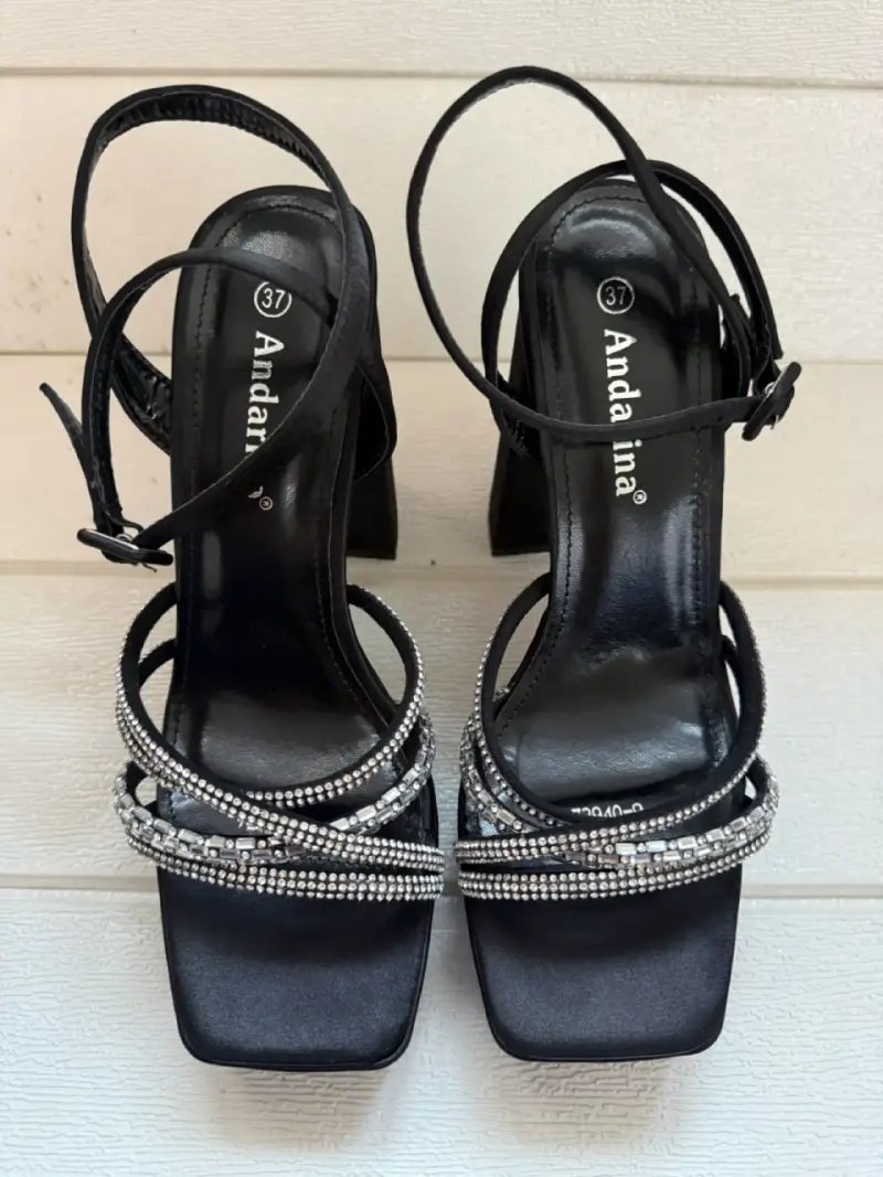Sandalias de tacón alto negras con brillantes - 2