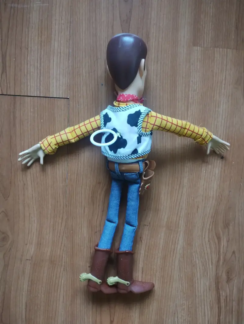 Muñeco Woody de Toy Story con sombrero - 2