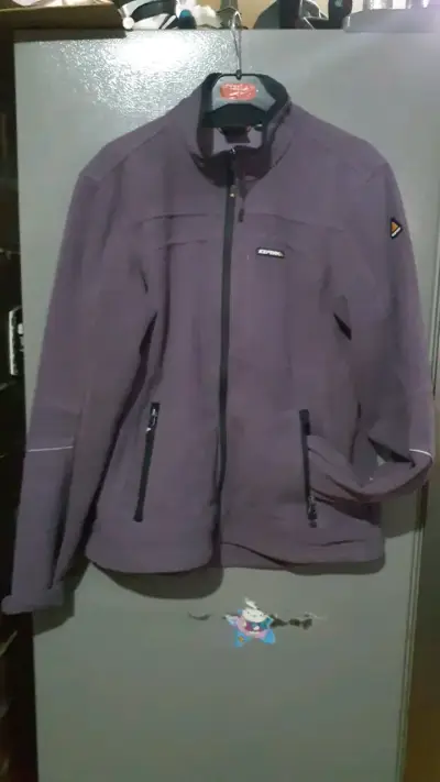 Chaqueta outdoor morada para mujer marca icepeak - miniatura 1