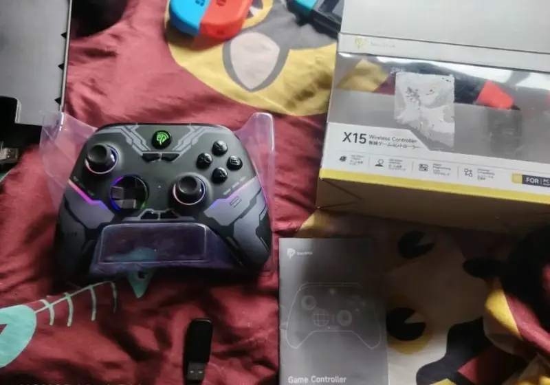 Consola Nintendo Switch con accesorios y juego LEGO Worlds - 2