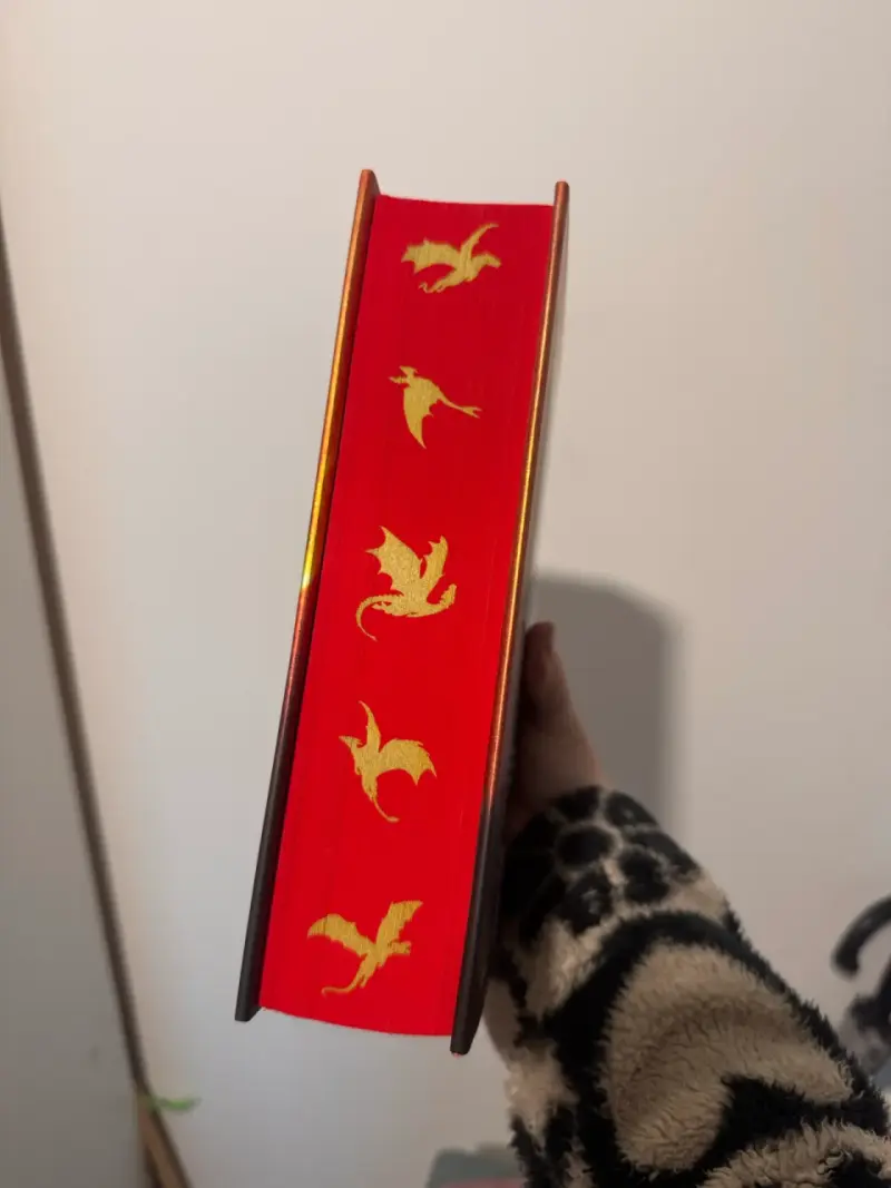 Libro 'Alas de Hierro' de Rebecca Yarros - 2