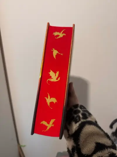 Libro 'Alas de Hierro' de Rebecca Yarros - miniatura 2