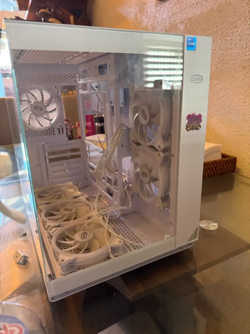 Gabinete de PC blanco con 6 ventiladores incluidos - 2