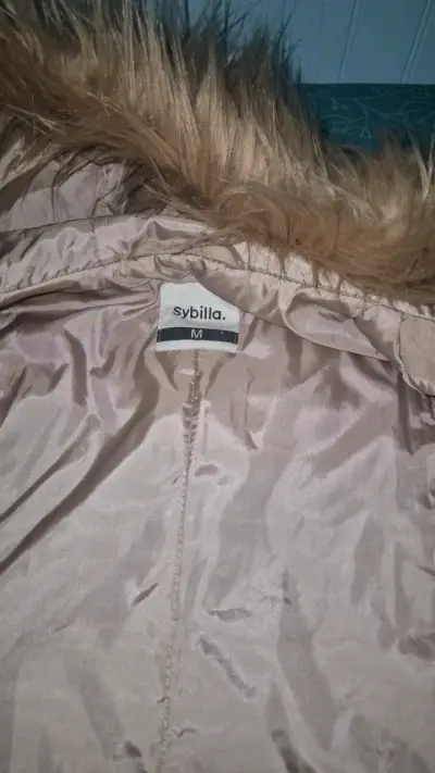 Parka beige con capucha de piel sintética Sybilla - miniatura 3