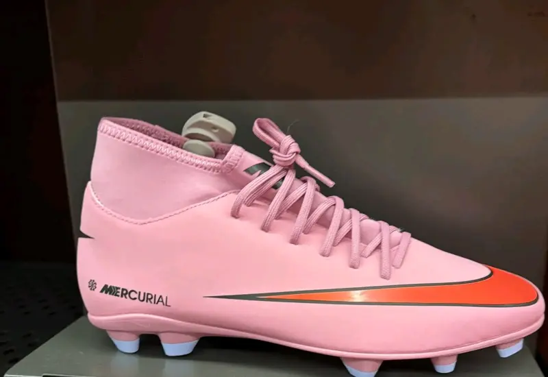 Botines de fútbol Nike Mercurial rosas