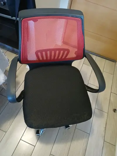 Silla de oficina buen estado - miniatura 1