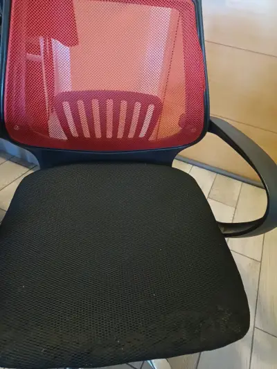 Silla de oficina buen estado - miniatura 2