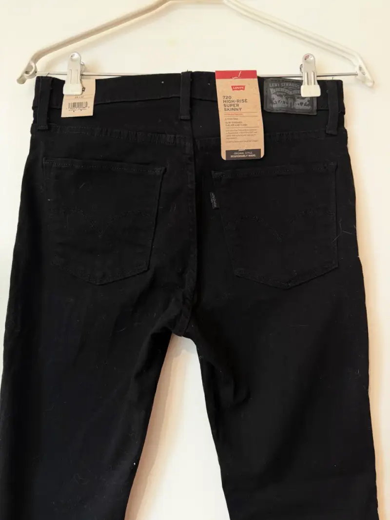 Jeans negros Levi's 720 High Rise Super Skinny - 3