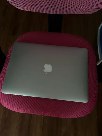 MacBook Air  año 2020 13 pulgadas en buen estado - miniatura 1