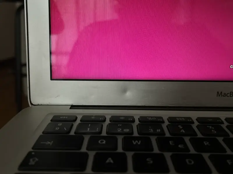 MacBook Air  año 2020 13 pulgadas en buen estado - 3