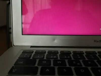 MacBook Air  año 2020 13 pulgadas en buen estado - miniatura 3