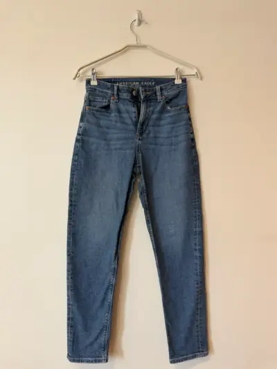 Mom jeans American Eagle azul para mujer - miniatura 1
