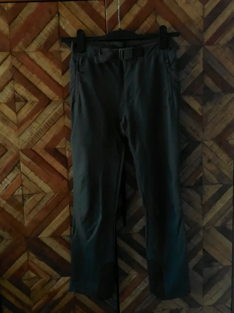 Pantalón outdoor niña color gris Lippi