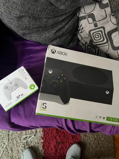 Consola Xbox Series S 1TB con 2 Controles - miniatura 1