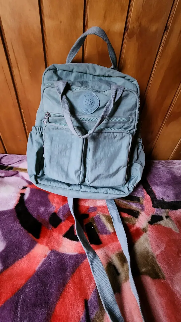 Mochila casual verde agua con múltiples bolsillos - 2