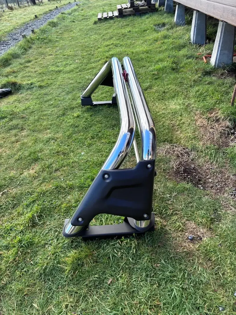 Barra antivuelco cromada para camioneta - 1