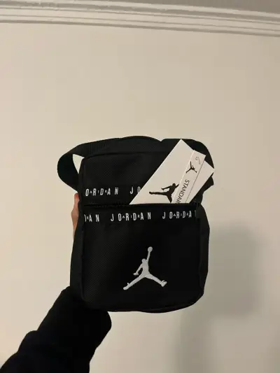 bolso jordan - miniatura 1