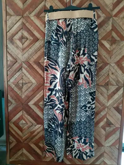 Pantalones Zara palazzo estampados con cinturón - miniatura 2