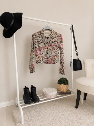 Chaqueta de mezclilla leopardo y flores - miniatura 1