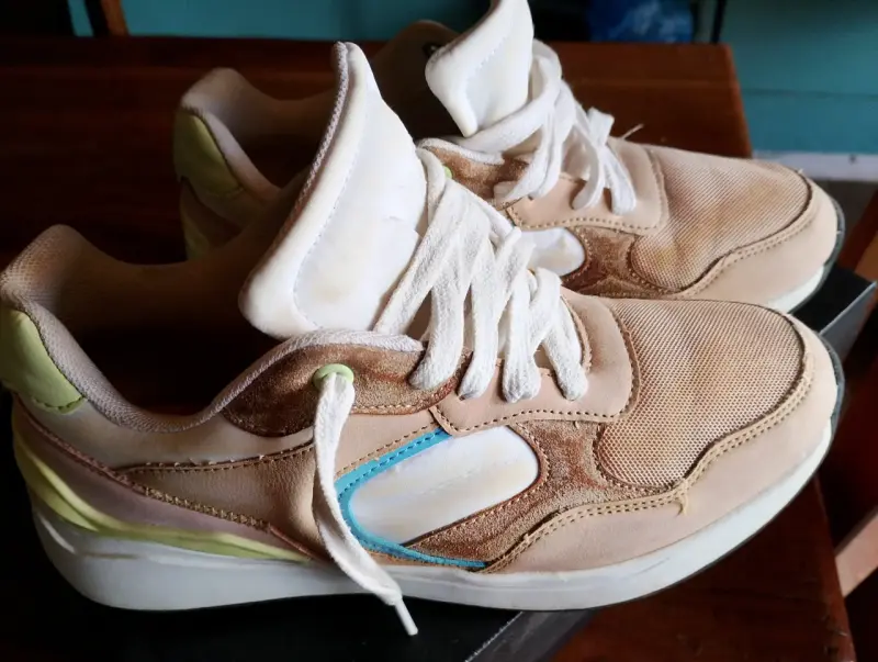 Zapatillas casuales beige Basement para mujer - 5