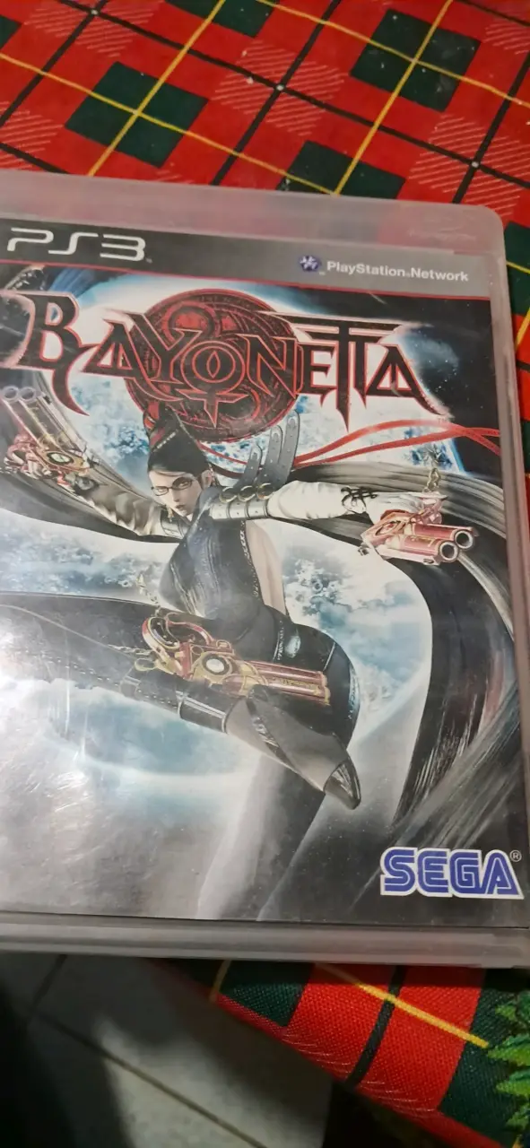 Juego Bayonetta para PS3 en buen estado - 2