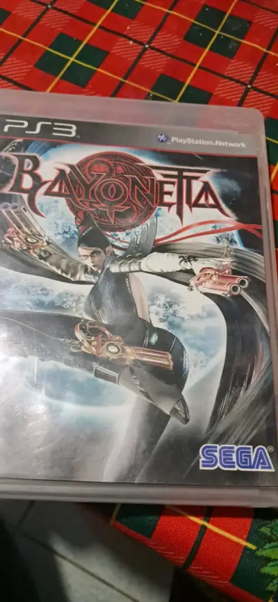 Juego Bayonetta para PS3 en buen estado - miniatura 2